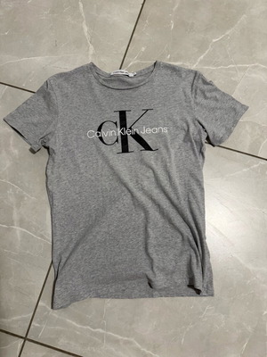 Calvin Klein T-shirt used, grey, size S