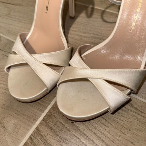 Mourtzi white bridal sandals size 38 like new