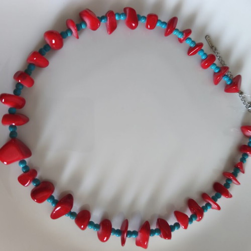 Nephrite and chalcedony necklace