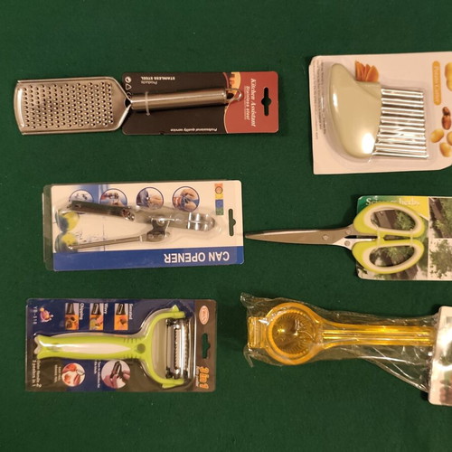 Set of 6 new kitchen tools and accessories