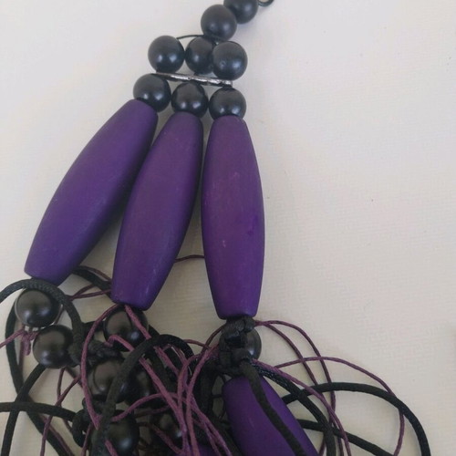 Necklace with tassels like new, purple