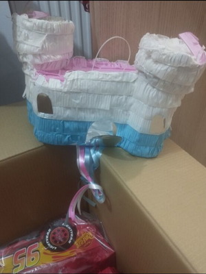 Castle Piñata new