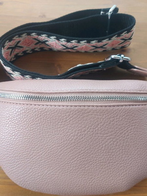 Banana style shoulder bag pink new