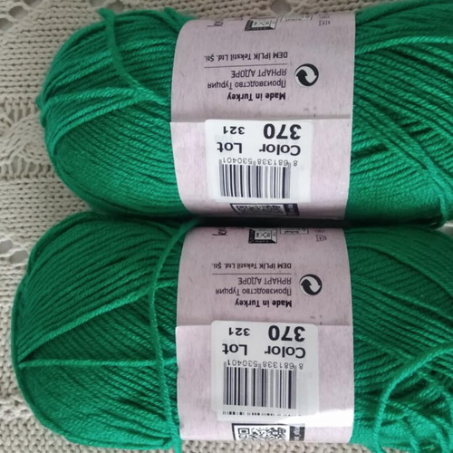 Knitting yarn set of 3 skeins new, very soft, 100% acrylic