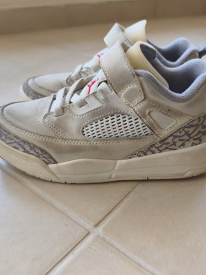 Jordan kids shoes size 31, Nike, beige, like new, collectible