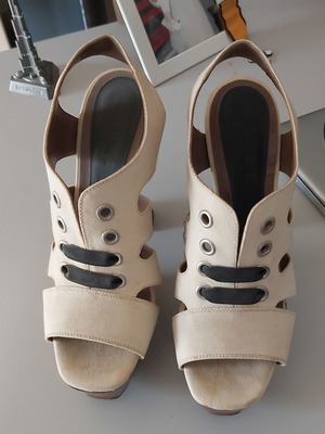 Marni high-heeled sandals new, size 39, beige