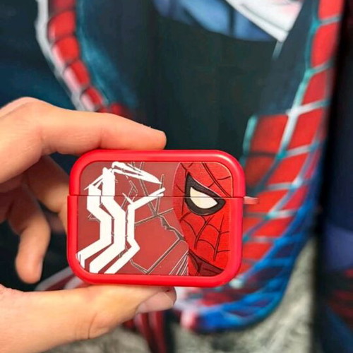 Spiderman hard case for AirPods Pro like new