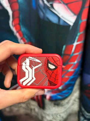 Spiderman hard case for AirPods Pro like new