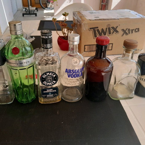 Used drink bottles pack of 7 empty for decoration