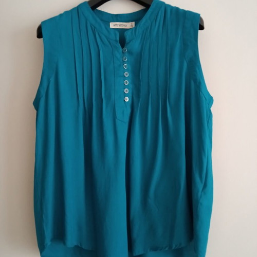 Attrattivo sleeveless blouse turquoise size S like new