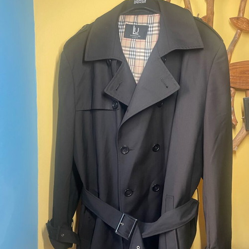 Leonardo Uomo men's black coat like new, size M/L