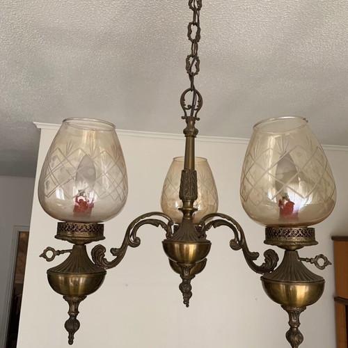 Chandelier with 3 lamps like new