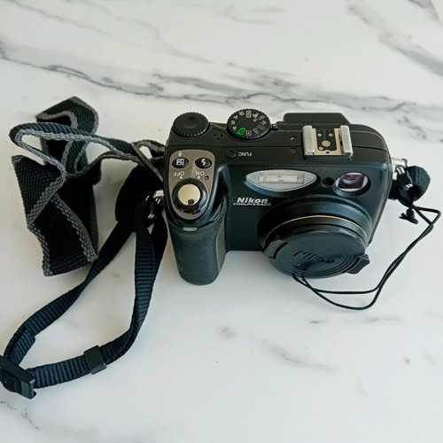 Nikon Coolpix 5400 like new