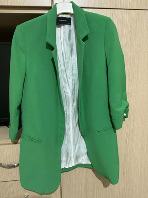 Zara green jacket like new with minor flaw, size S