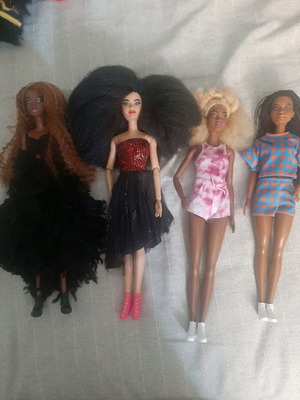 Barbie dolls like new
