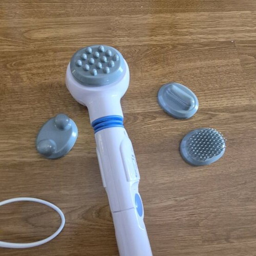 Massage device like new with 4 attachments and 3 functions
