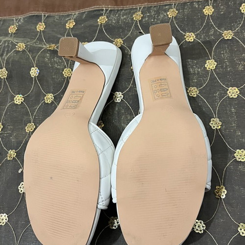 White slippers size 36, 6cm heel