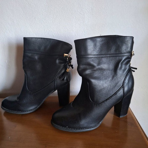 Women's boots used, black, size 39, with mark