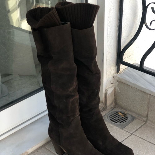 Suede boots brown like new, high with inner sock