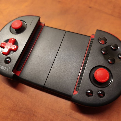 iPega PG-9087 Red Knight Bluetooth Controller like new