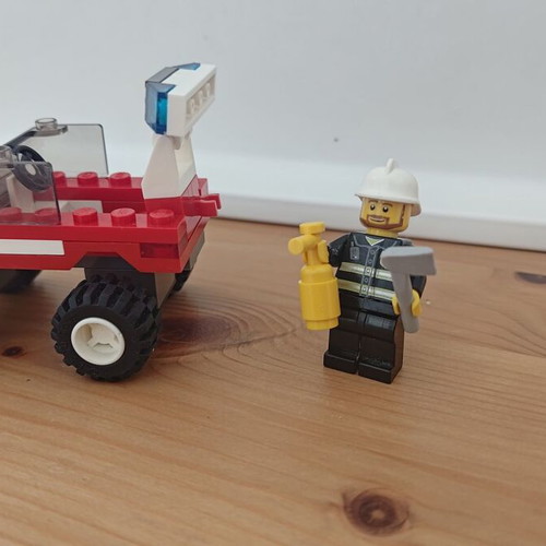 Lego Fire Car City 7241-1 like new without instructions and box