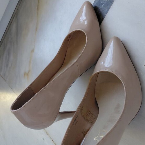 Beige patent leather women's pumps size 38