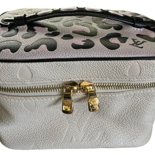 Louis Vuitton Vanity bag new, white leather with leopard print