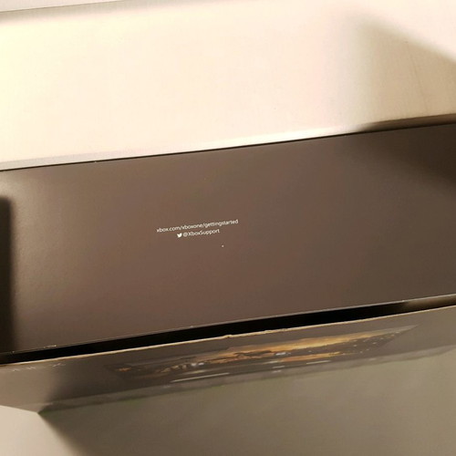 Xbox One X 1TB σαν καινούργιο με πρωτότυπα παιχνίδια RDR2 και Assassin’s Creed Valhalla
