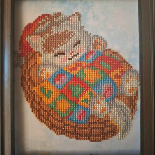 Diamond Painting Snug Christmas Kitty framed artwork