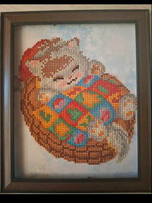 Diamond Painting Snug Christmas Kitty framed artwork