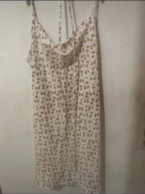 Shein dress used, thin fabric, size XS, white