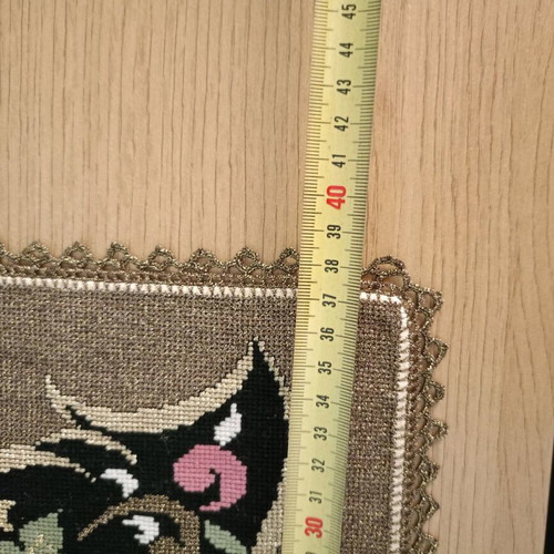 Hand Embroideries like new, 450 pieces of squares and runners