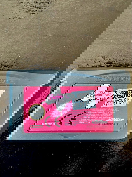GAME BOY ADVANCE BARBIE ”HIGH SCOOL MYSTERY”