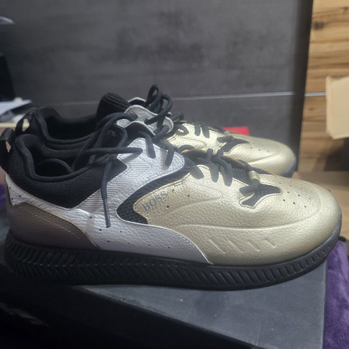 Boss sneakers size 43, gold