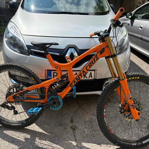 Santa Cruz V10 Full Carbon mountain bike like new, 27.5" wheels