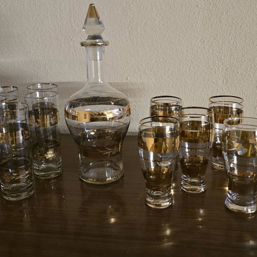 Vintage decanter set with 2 sets of 5 glasses like new