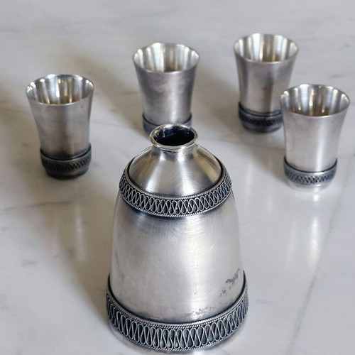 Filigree decanter used with four shot glasses Ummet Factory 1960s