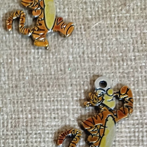 Baptism favors new, pack of 164 metal tiger charms 6 cm