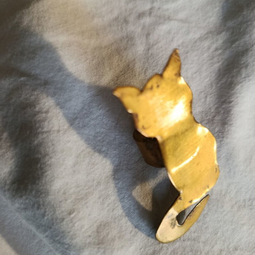 Cat ring like new, adjustable opening, gold tone