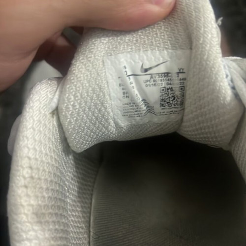 Nike Shox athletic shoes size 42 like new, white