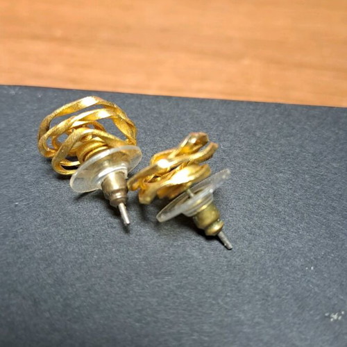 Fo earrings used