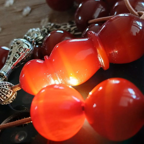 Bakelite komboloi worry beads, 33 beads, Syrian origin
