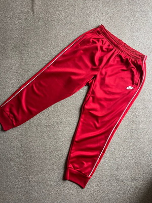 Nike sportswear red like new, size XL