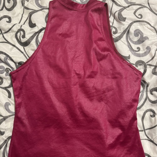 Blouse fuchsia color with shiny finish like new, size M