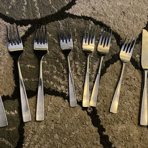 Rogers stainless steel cutlery set like new, 20 pieces