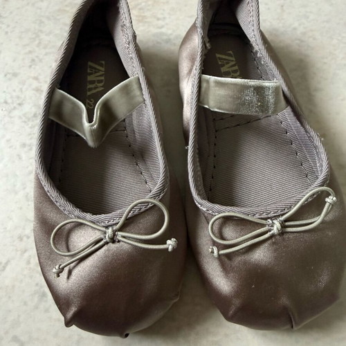 Children's gray satin ballerinas new size 22
