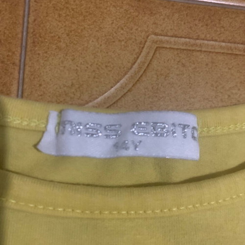Children's sleeveless shirt used, yellow, size 164 cm
