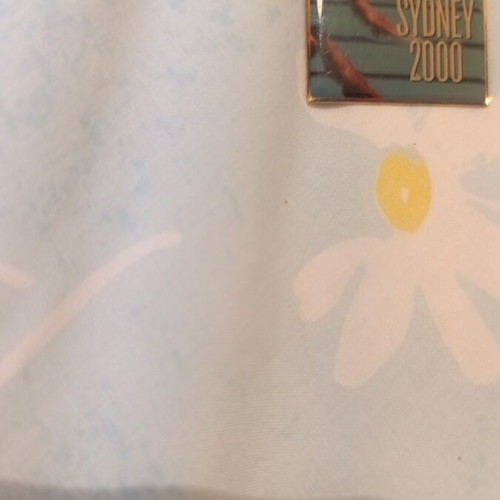 Sydney 2000 Olympic Pins set like new, 2 pieces