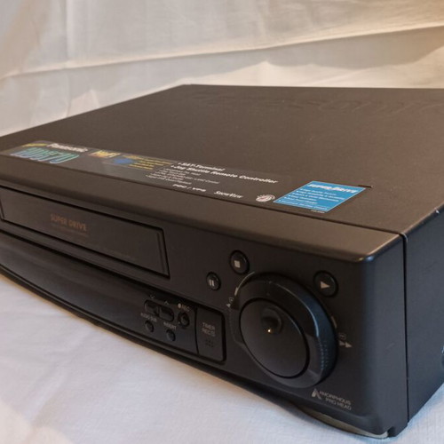 Panasonic NV-HD670EG Hi-Fi Stereo VCR 6-Head VHS S-VHS