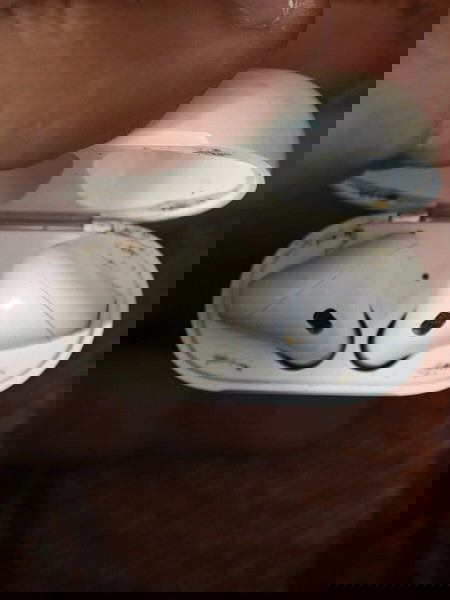 Air pods Αυθεντικά ακουστικά σαν καινούργια θέλουν απλώς καθάρισμα